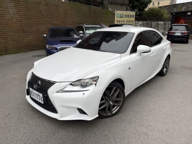 LEXUS凌志 IS 300H  第1張相片