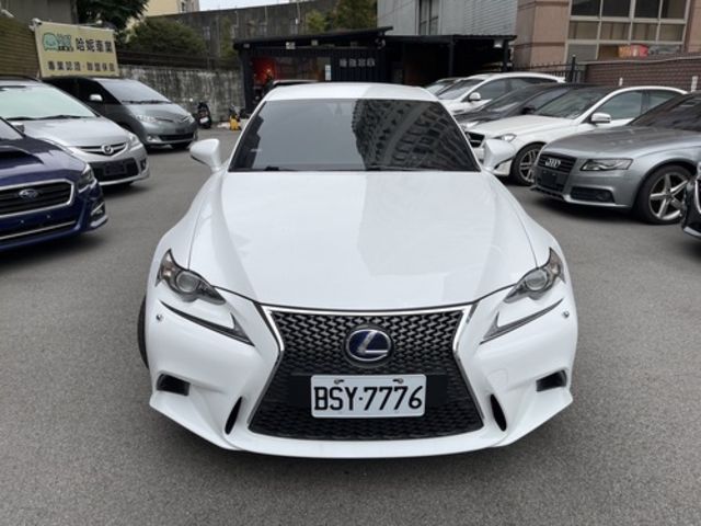 LEXUS凌志 IS 300H  第2張相片