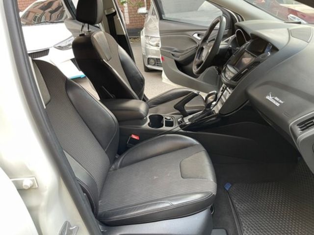 FORD福特 FOCUS  第7張相片