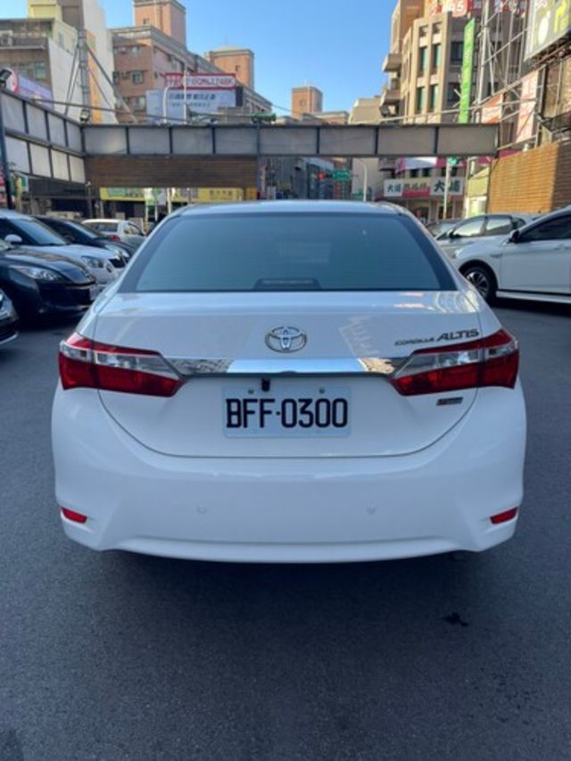TOYOTA豐田 ALTIS  第4張相片