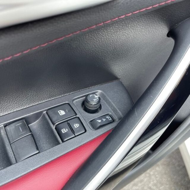 TOYOTA豐田 COROLLA ALTIS HYBRID  第13張相片
