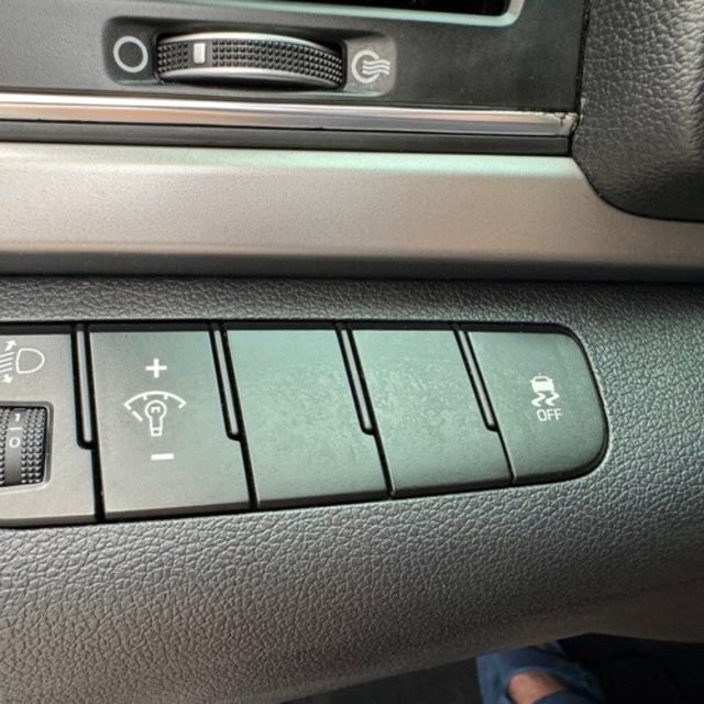 HYUNDAI現代 ELANTRA  第8張相片