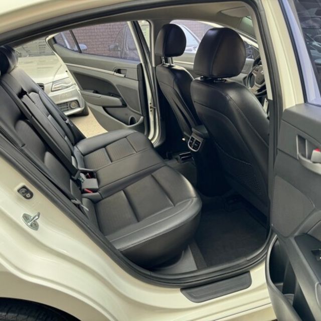 HYUNDAI現代 ELANTRA  第11張相片