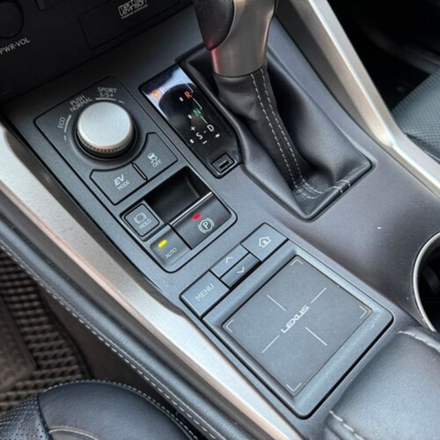 LEXUS凌志 NX300H  第7張相片