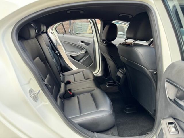 M-BENZ賓士 A180  第7張相片