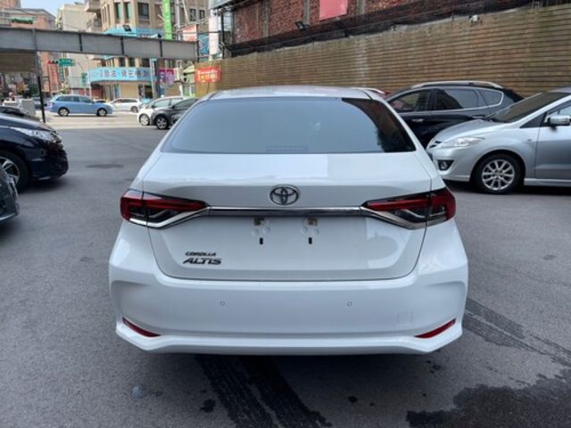 TOYOTA豐田 PRIUS C  第4張相片
