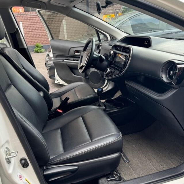 TOYOTA豐田 PRIUS C  第7張相片