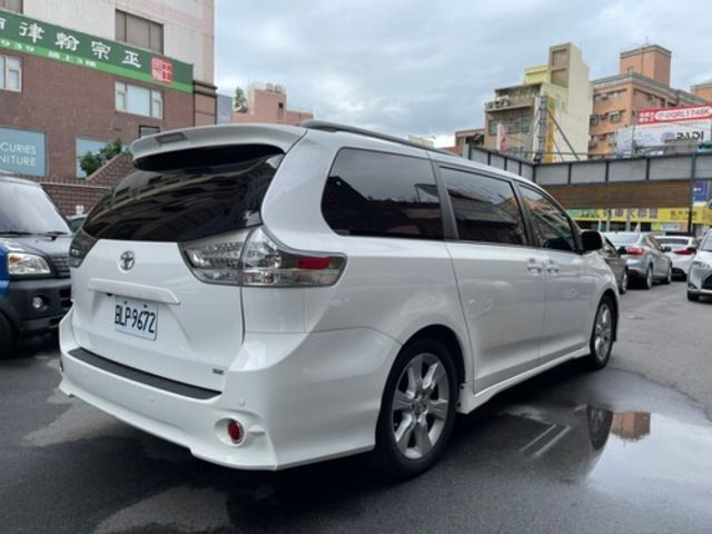 TOYOTA豐田 SIENNA  第2張相片