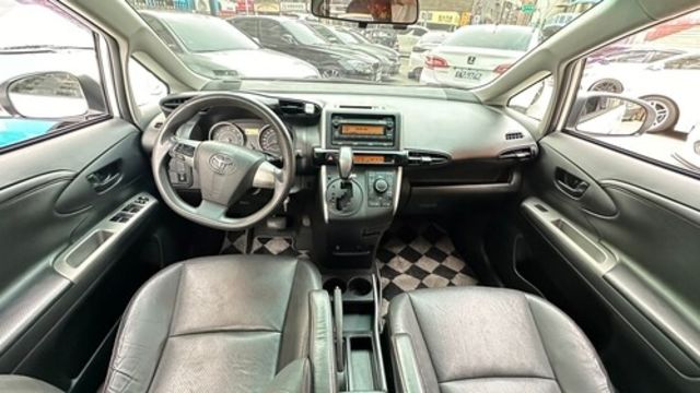 TOYOTA豐田 WISH  第5張相片