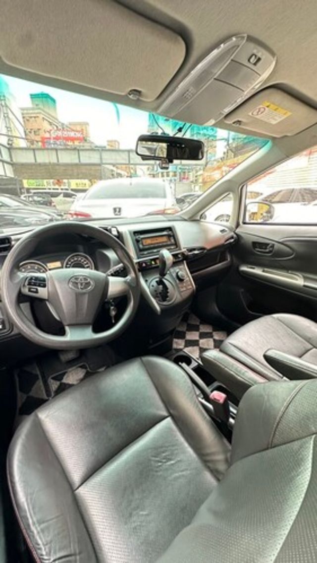 TOYOTA豐田 WISH  第6張相片