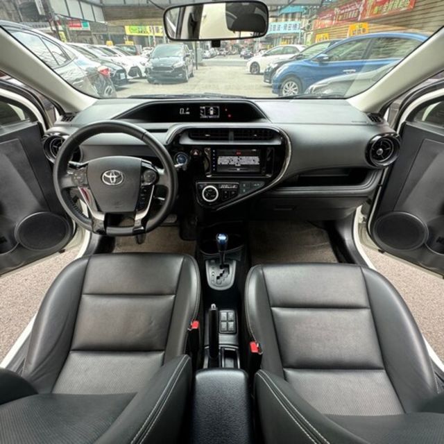 TOYOTA豐田 PRIUS C  第5張相片