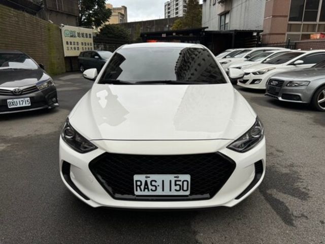 HYUNDAI現代 ELANTRA  第3張相片