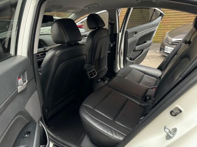 HYUNDAI現代 ELANTRA  第10張相片