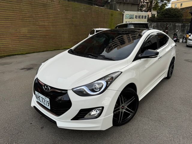 HYUNDAI現代 ELANTRA  第1張相片