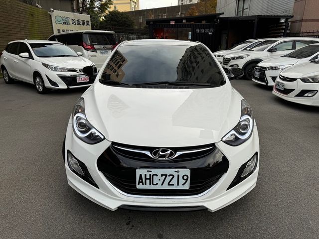 HYUNDAI現代 ELANTRA  第3張相片