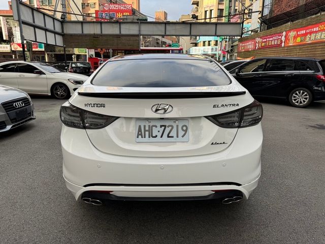 HYUNDAI現代 ELANTRA  第4張相片