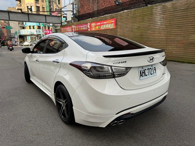 HYUNDAI現代 ELANTRA  第5張相片