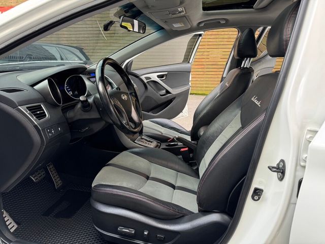 HYUNDAI現代 ELANTRA  第10張相片