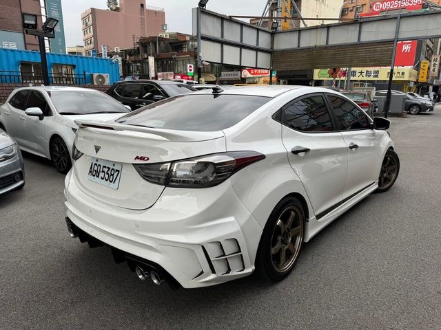 HYUNDAI現代 ELANTRA  第2張相片