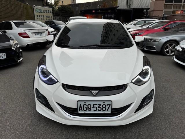 HYUNDAI現代 ELANTRA  第3張相片