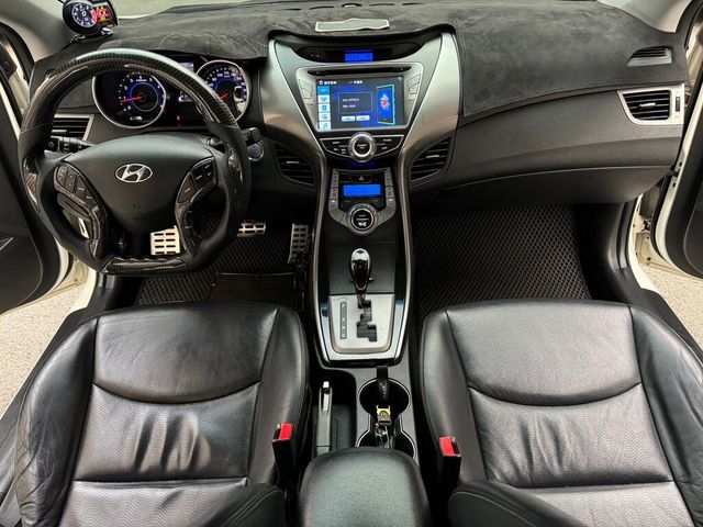 HYUNDAI現代 ELANTRA  第5張相片