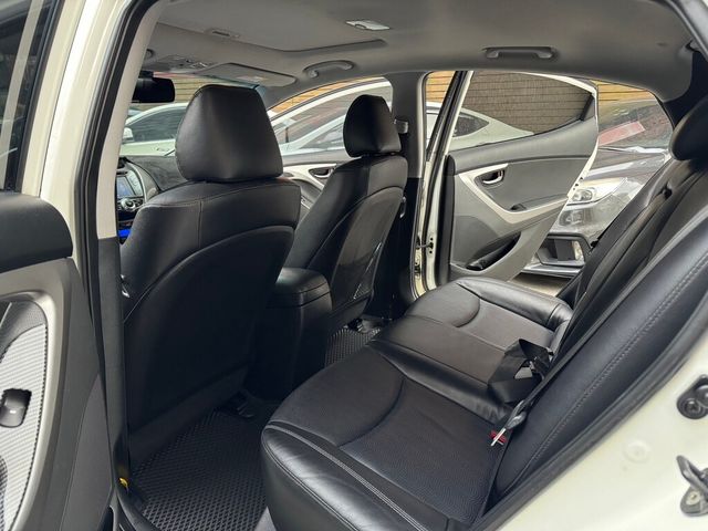 HYUNDAI現代 ELANTRA  第12張相片