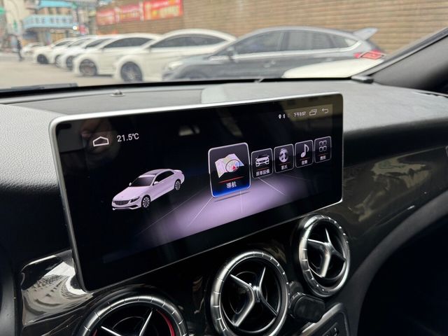 M-BENZ賓士 CLA250  第6張相片