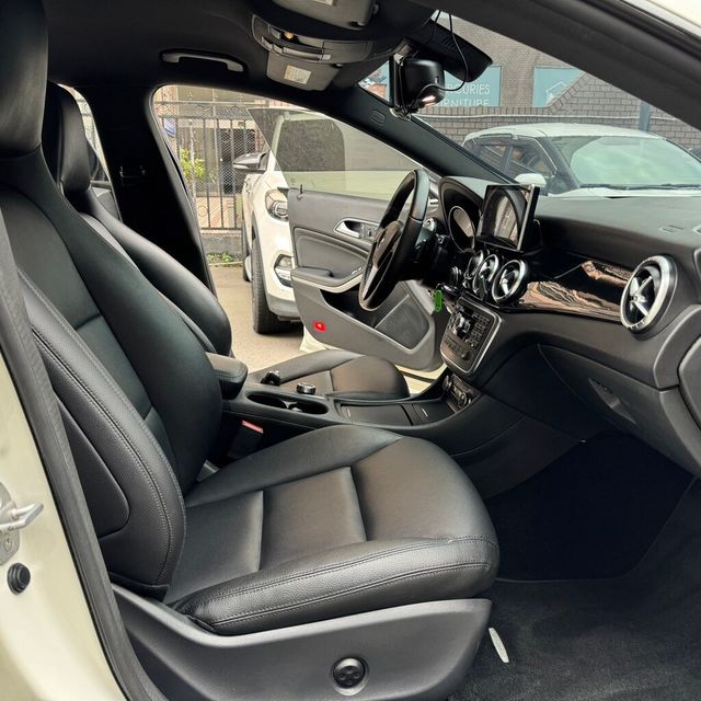 M-BENZ賓士 CLA250  第8張相片