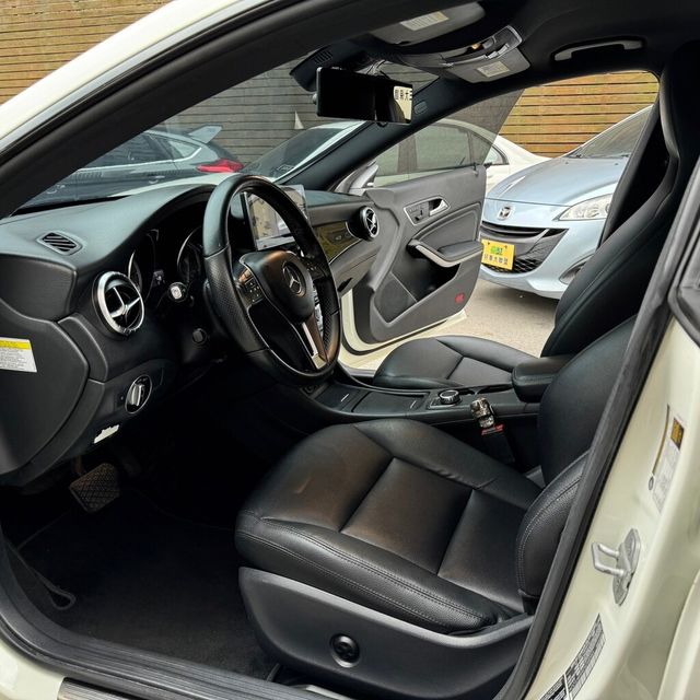 M-BENZ賓士 CLA250  第11張相片
