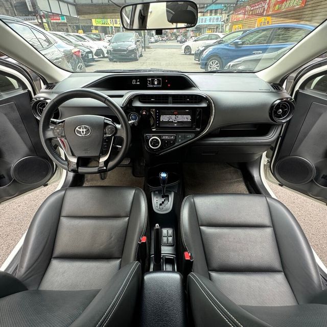 TOYOTA豐田 PRIUS C  第11張相片
