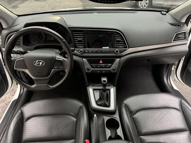 TOYOTA豐田 ALTIS  第5張相片
