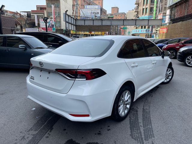 TOYOTA豐田 ALTIS  第3張相片