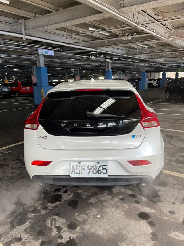 VOLVO富豪 V40  第3張相片