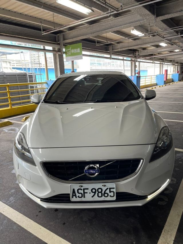 VOLVO富豪 V40  第4張相片