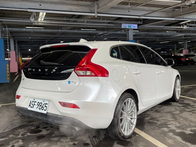 VOLVO富豪 V40  第6張相片