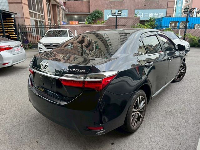 TOYOTA豐田 ALTIS  第2張相片