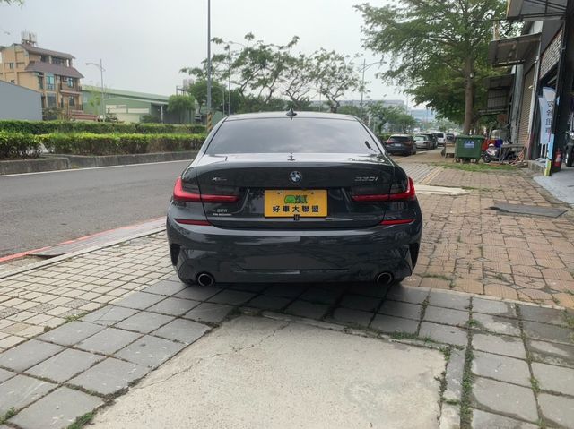 BMW寶馬 330I  第8張相片