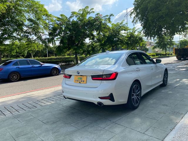 BMW寶馬 330I  第5張相片