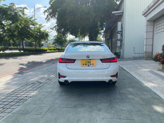 BMW寶馬 330I  第6張相片