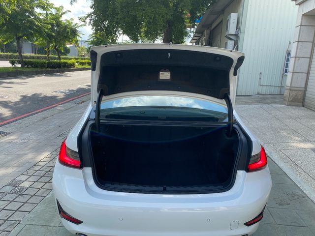 BMW寶馬 330I  第7張相片