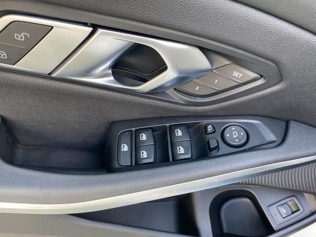 BMW寶馬 330I  第15張相片
