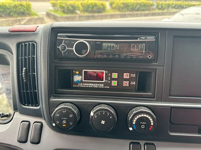 MITSUBISHI三菱 CANTER  第5張相片