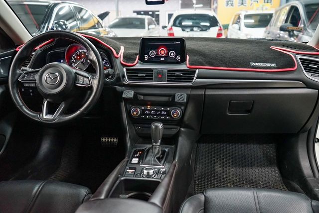 MAZDA馬自達 MAZDA 3  第9張相片