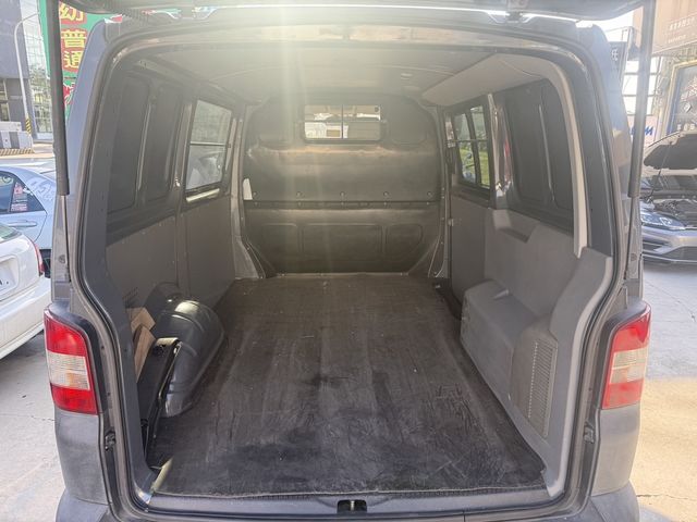 VOLKSWAGEN福斯 T5  第3張相片