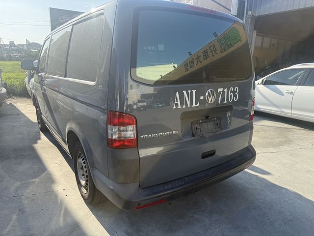 VOLKSWAGEN福斯 T5  第7張相片
