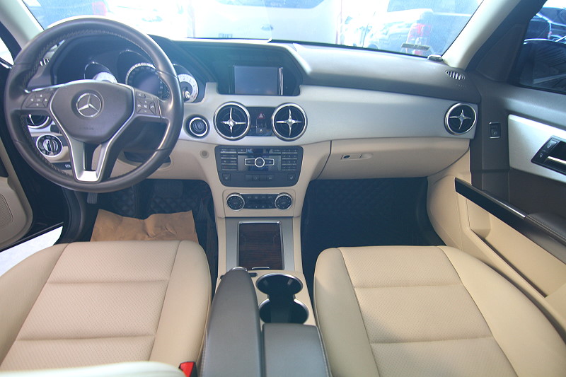 BENZ GLK350 AMG 不二價 全景天窗 認證優質車 實車在店 歡迎預約  第3張相片