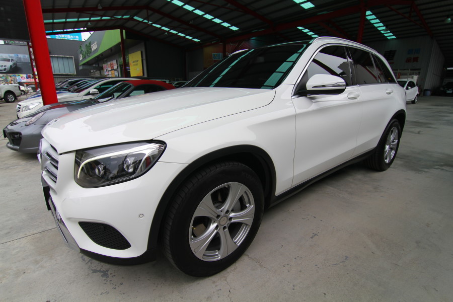 BENZ GLC220D 不二價 一手車 實車在店 認證車 履約保證 歡迎預約  第1張相片