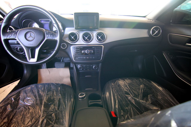 BENZ GLA200 一手車 實車在店 不二價 車況保證 歡迎預約賞車  第2張相片