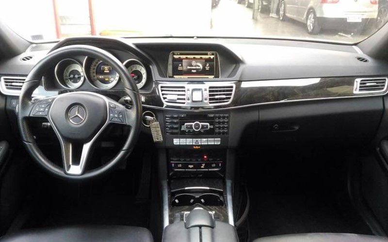 BENZ E350 全景  認證車 不二價 實車在店 歡迎蒞臨鑑賞  第2張相片