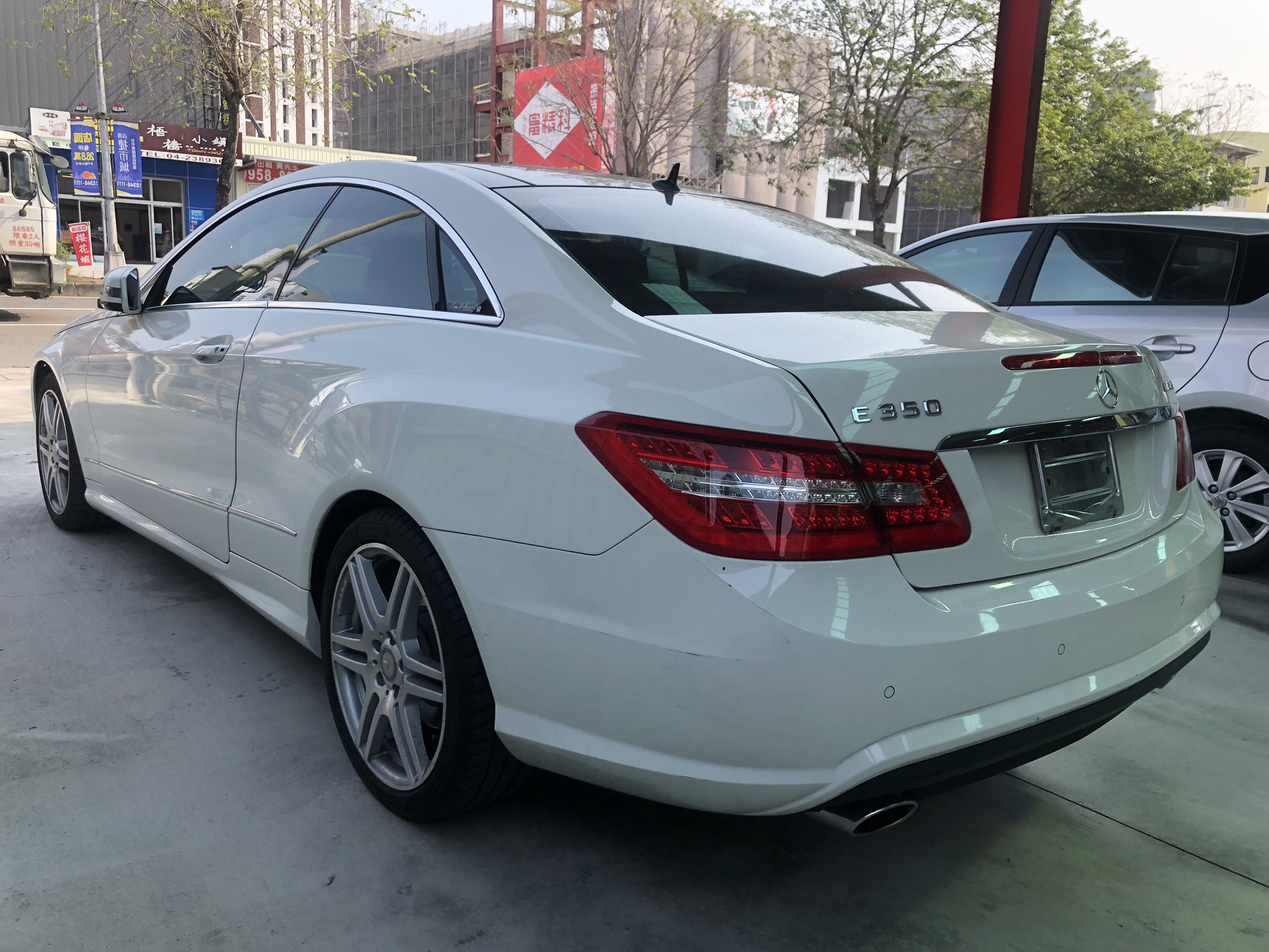 BENZ E350 雙門 不二價 認證車 實車在店 歡迎蒞臨鑑賞  第6張相片